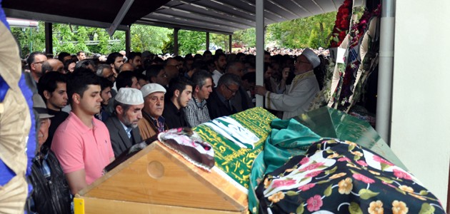 Afyon-Konya yolundaki kazada ölen 4 kişi toprağa verildi