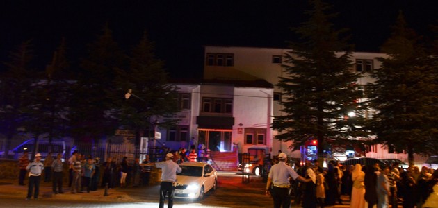 Konya’daki kına gecesinde yakılan maytap yangına neden oldu