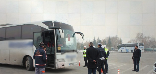 Sivil polisten Konya otobüsünde trafik denetimi