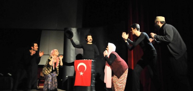 Akşehir’de ‘Matruşka’ oyunu sahnelendi