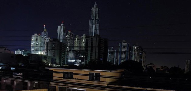 Panama’da 1,5 milyon kişi karanlığa gömüldü