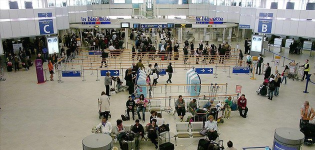 Fransa’da Orly Havalimanı güvenlik riski nedeniyle tahliye edildi