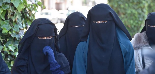 İngiltere’de aşırı sağcı partiden burka yasağı vaadi