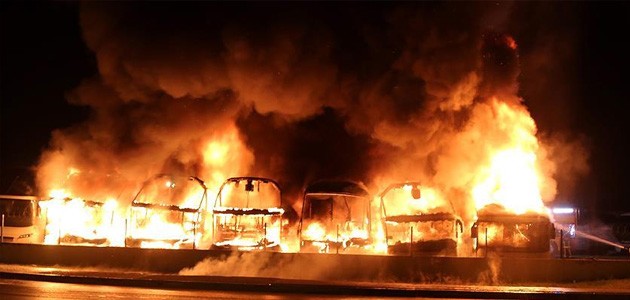 6 yolcu otobüsü alev alev yandı