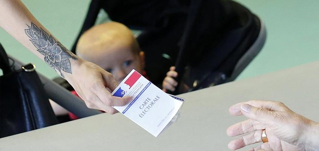 Fransa’da Macron’un partisi seçimden zaferle çıktı