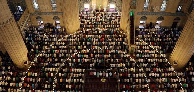 İslam dünyasında Ramazan Bayramı için iki ayrı tarih