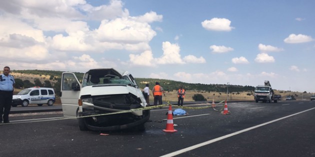 Konya’da minibüs refüje çarptı: 1 ölü, 3 yaralı