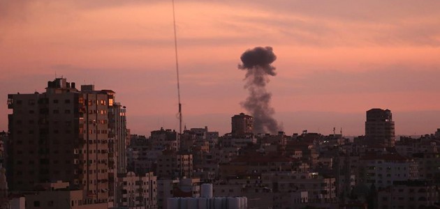 ‘Siyonist İsrail Gazze’yi vurdu’