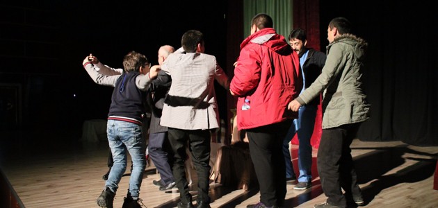 Akşehir’de “Vay Sen misin Ben Olan“tiyatro oyunu sahnelendi