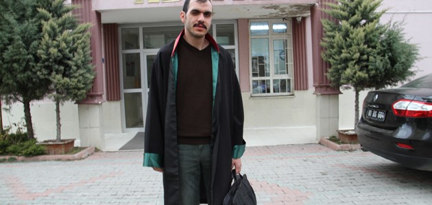Konya’da görme engelli genç babasına gurur yaşattı