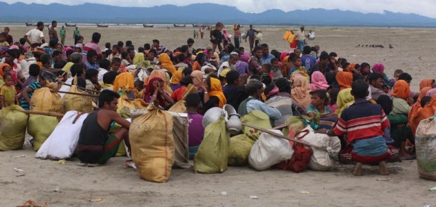 Arakan’ın Bangladeş sınırına tel örgü