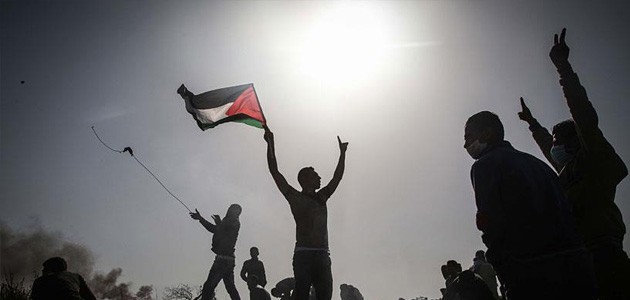 Gazze’deki barışçıl gösterilerde yaralanan Filistinli şehit oldu
