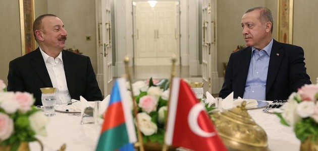 Erdoğan, Aliyev onuruna yemek verdi