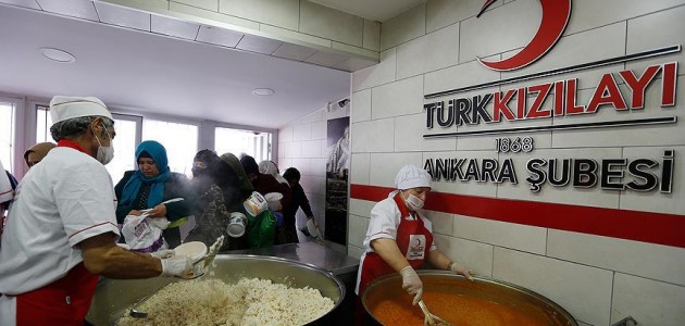 Türk Kızılayının aş ocağı bir asırdır yoksulları doyuruyor