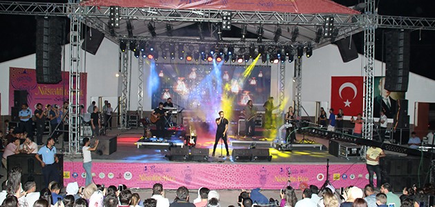 İlyas Yalçıntaş, Akşehir’de konser verdi