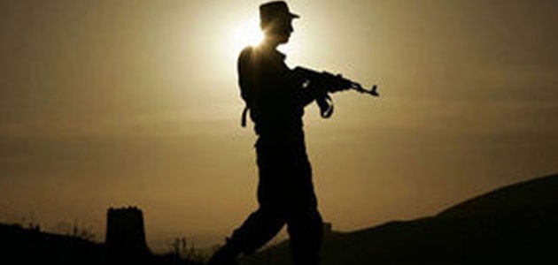Azerbaycan ordusu, bir Ermeni askerini esir aldı