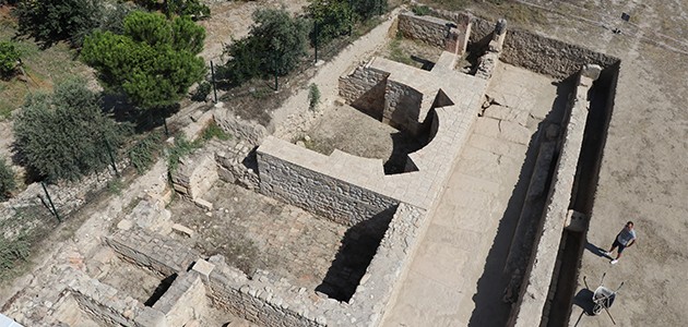2 bin yıllık “mozaikli villa“ bulundu
