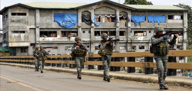 Filipinler’de ordu ile isyancılar arasında çatışma