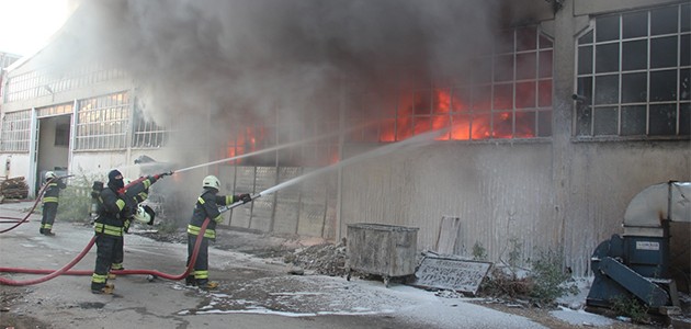Konya’da plastik fabrikasında korkutan yangın