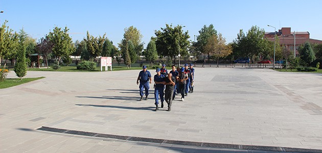 Konya’da jandarma-şüpheli kovalamacası