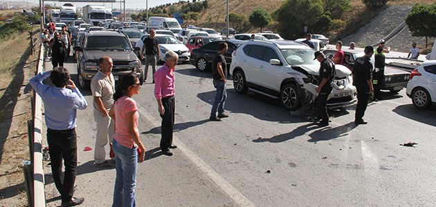 Ankara-Konya yolunda zincirleme kaza:  17 araç birbirine girdi