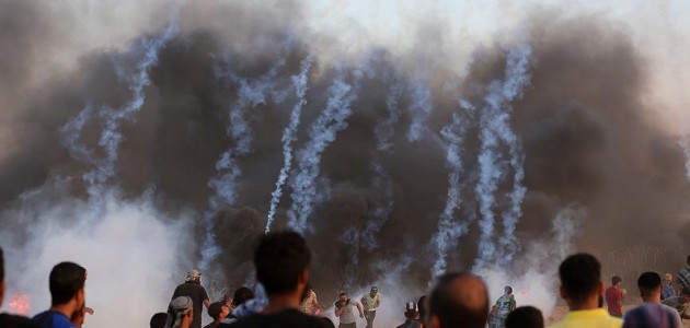 Gazze Şeridi’ndeki barışçıl gösterilerde bir Filistinli şehit oldu
