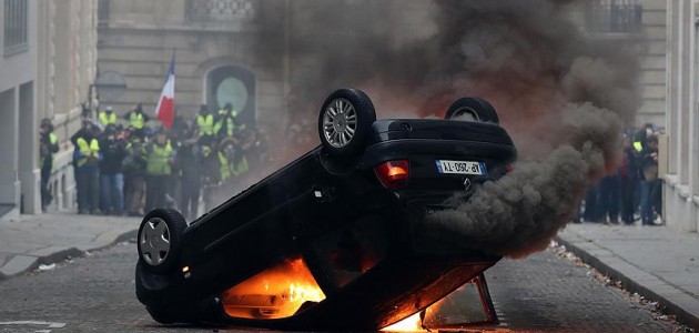 Fransa’da protestoların bilançosu ağır oldu