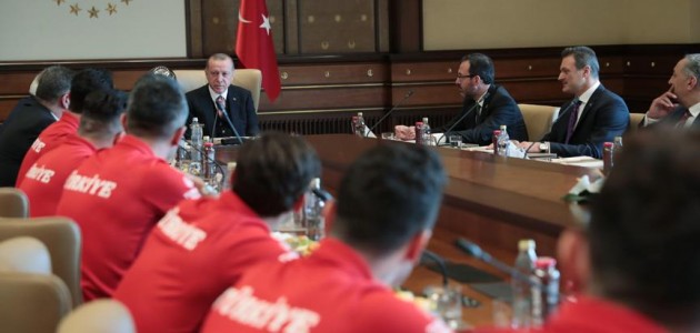 Erdoğan Ampute Futbol Milli Takımını kabul etti
