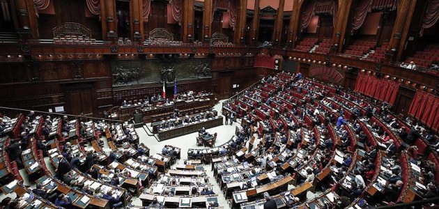 İtalya’nın tartışmalı bütçesi mecliste kabul edildi
