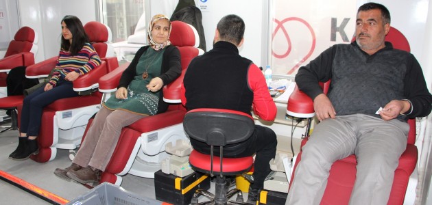 Karatay Belediye personelinden kan bağışı