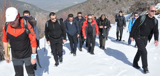 Vali Toprak, Akşehir’de doğa yürüyüşüne katıldı