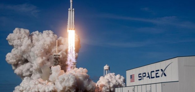 SpaceX personel taşıyıcı mekiği için test tarihini belirledi