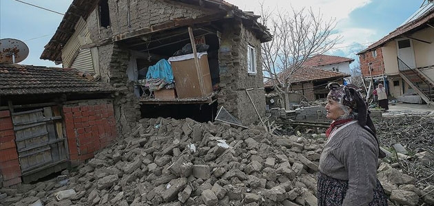 ’Depremde 22 vatandaş yaralandı, 278 binada hasar tespiti yapıldı’
