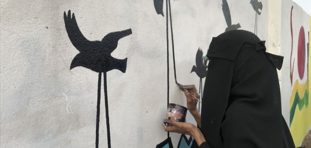 Sudanlı gençler duvar resimleriyle devrimi anlatıyor
