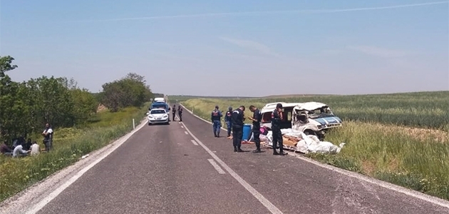 Konya’da tarım işçilerini taşıyan minibüs devrildi: 1 ölü, 7 yaralı