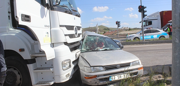 Konya’da tır ile otomobil çarpıştı: 2 yaralı
