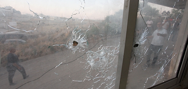 İsrail, Batı Şeria’da Filistin güvenlik merkezine ateş açtı