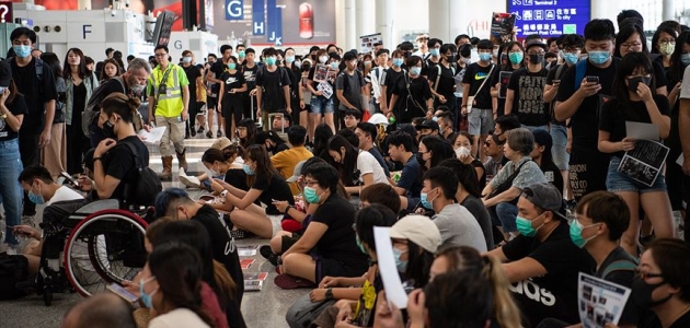 Çin’den Hong Kong Havalimanı’ndaki olaylara ’terör’ yorumu