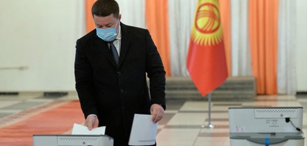 Kırgızistan’da halk erken cumhurbaşkanlığı seçimleri için sandık başında