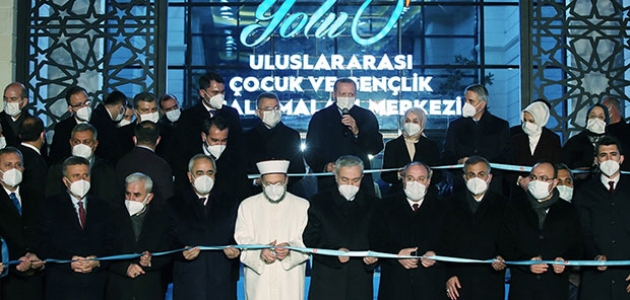 Erdoğan, İpek Yolu Uluslararası Çocuk ve Gençlik Çalışmaları Merkezi'nin açılışını yaptı