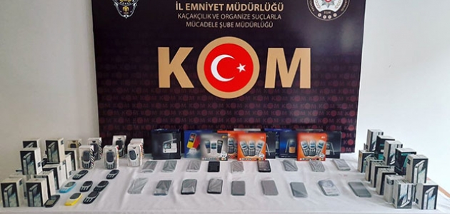  Konya'da 53 gümrük kaçağı cep telefonu ele geçirildi 