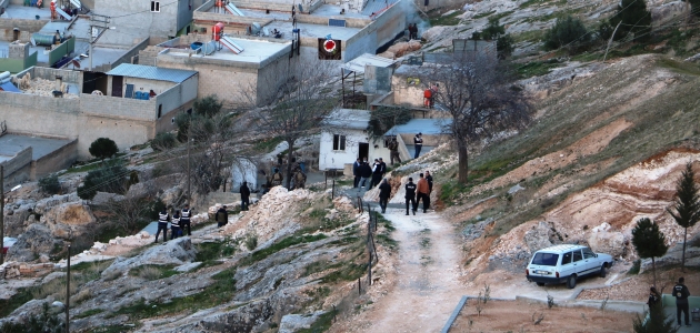 Mağaraya baskın yapan polis kumarhaneyle karşılaştı: 29 gözaltı