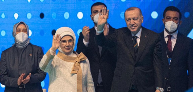 Cumhurbaşkanı Erdoğan büyük kongrede konuştu      