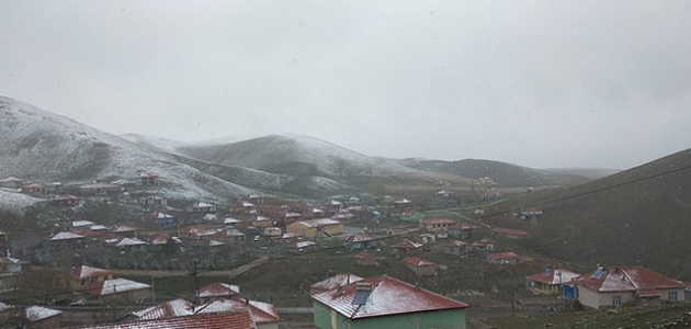  Kulu'da Nisan ayında kar yağışı