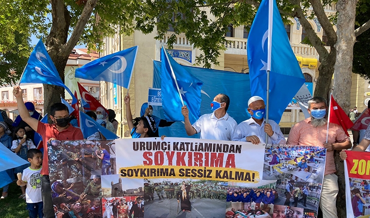 Urumçi Katliamı Konya'da protesto edildi
