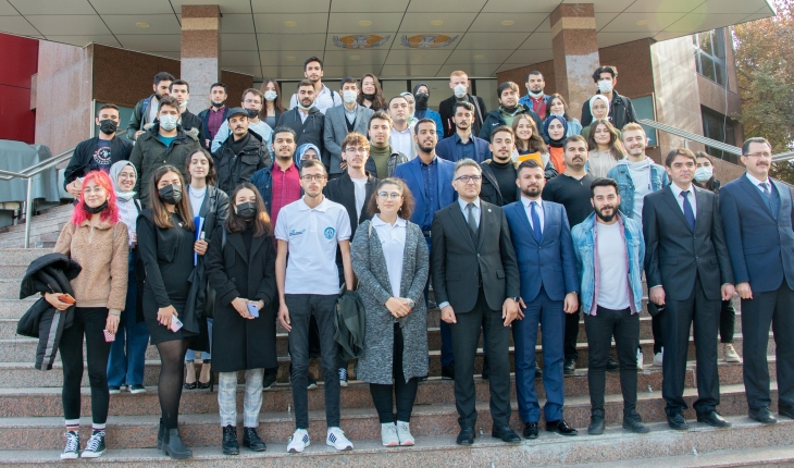 Rektör Aksoy, öğrenci toplulukları ile buluştu