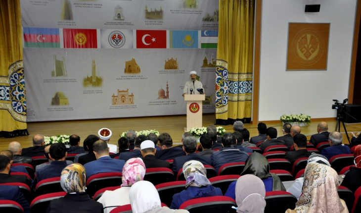 Diyanet İşleri Başkanı Erbaş, Kırgızistan’da STK temsilcileriyle buluştu