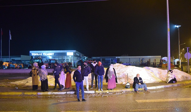 Konya’da yolcu otobüsü ile tır çarpıştı: 11 yaralı