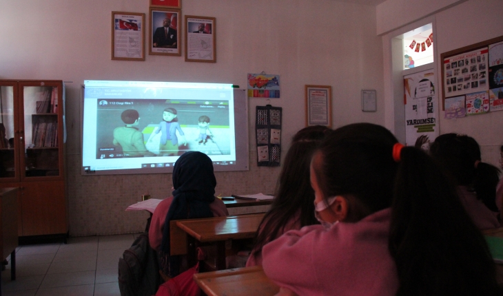 Konya’da okullardaki öğrencilere 112’yle ilgili bilgilendirici video izletildi