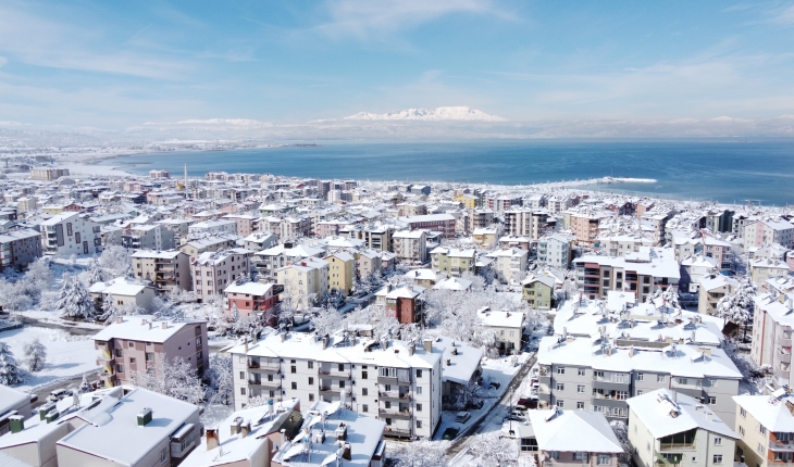 Beyşehir Gölü ve Anamas Dağı’ndaki kar havadan görüntülendi